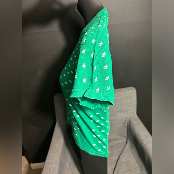 Adidas Printed Green T-Shirt with White Pattern Small - Picture 4 of 7